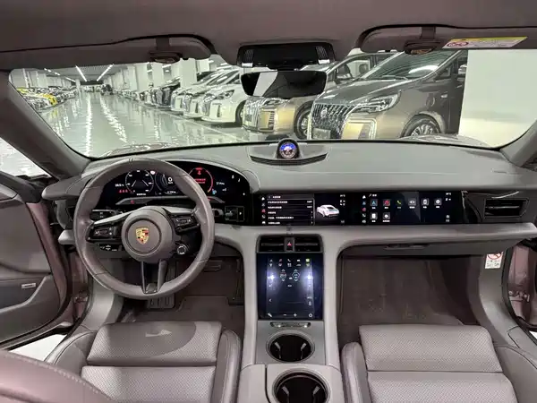 Porsche Taycan 2021