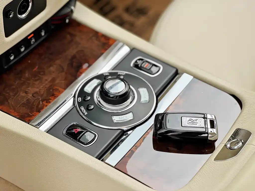 Rolls-Royce Ghost 2011 — фото 17