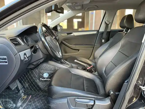 Volkswagen Sagitar 2015