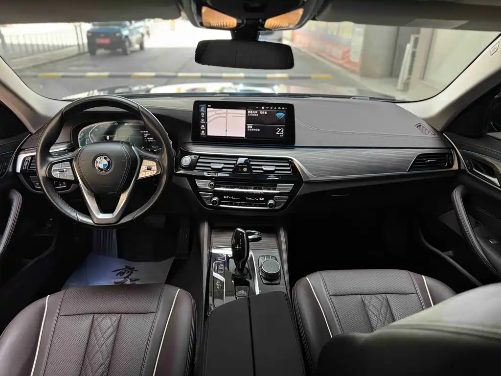BMW 5 Series New Energy 2021 — фото 14