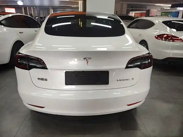 Tesla Model 3 2020