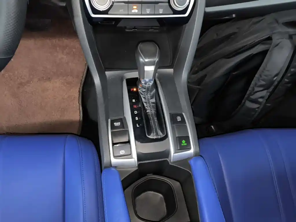 Honda Civic 2018 — фото 14