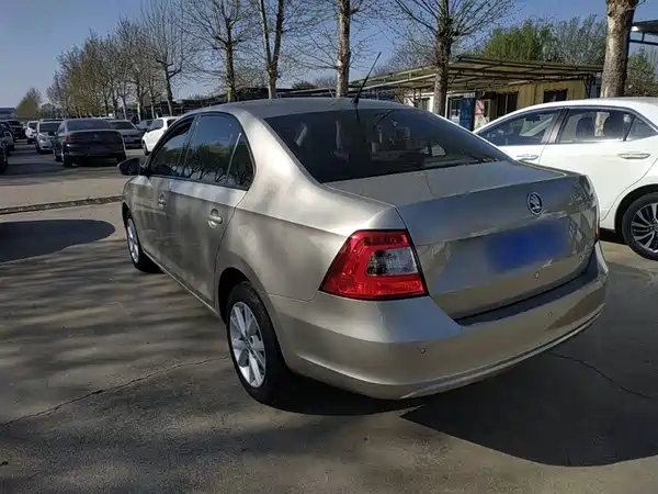 Skoda Rapid 2015