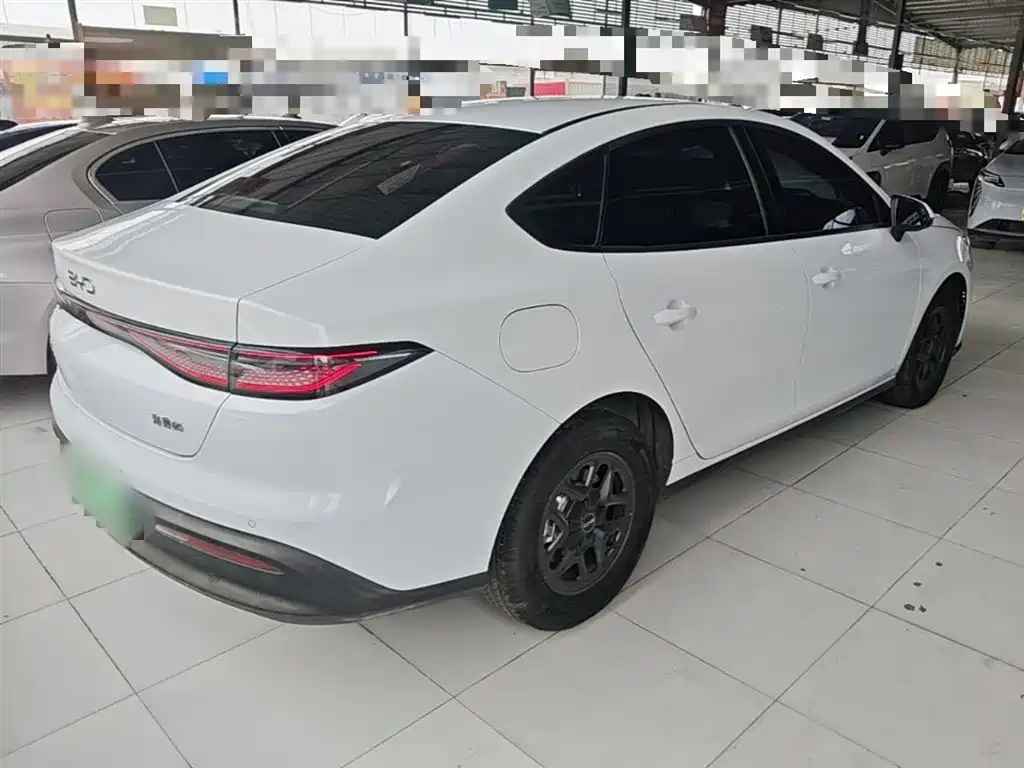 BYD Seal 05 DM-i 2025 — фото 7