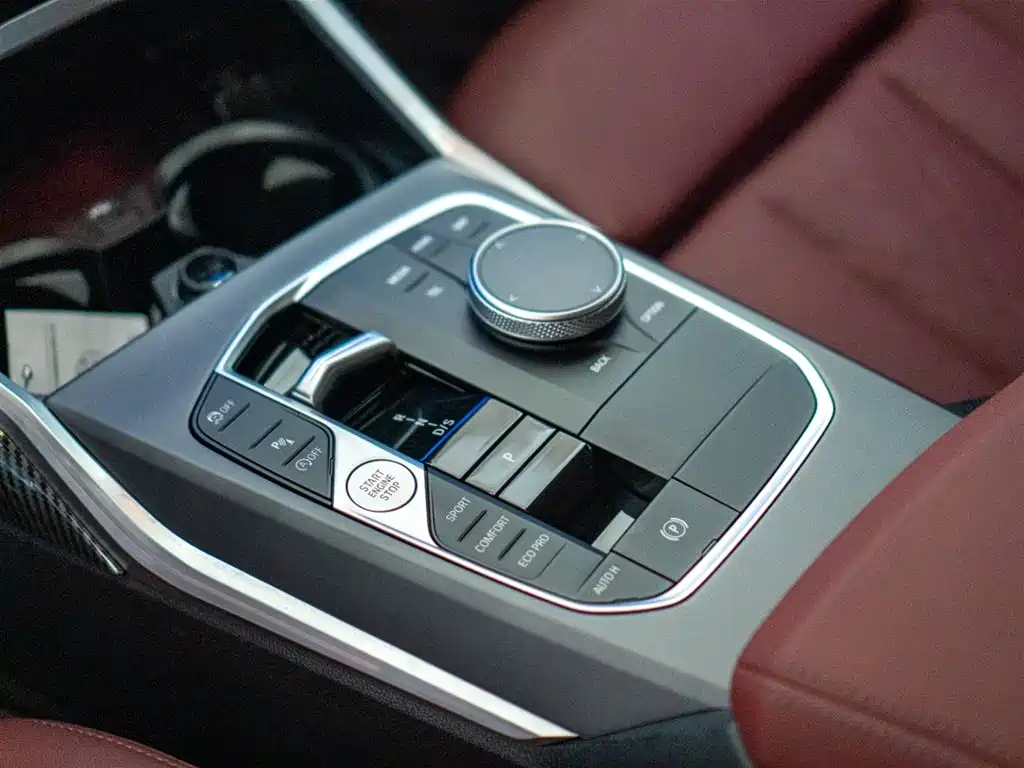 BMW 3 Series 2025 — фото 13