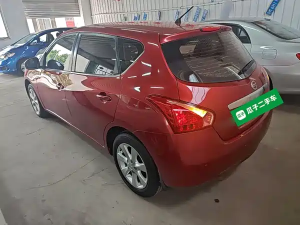 Nissan Tiida 2015