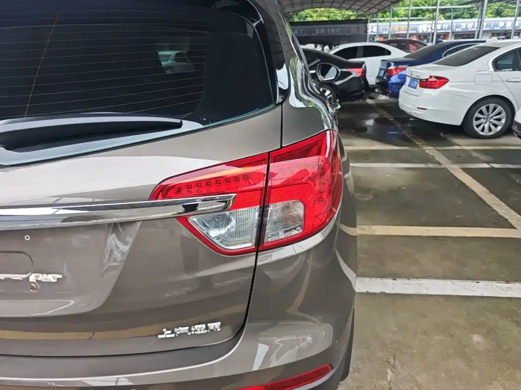 Buick Envision Plus 2017 — фото 8