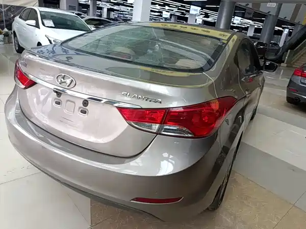 Hyundai Elantra Langdong 2015