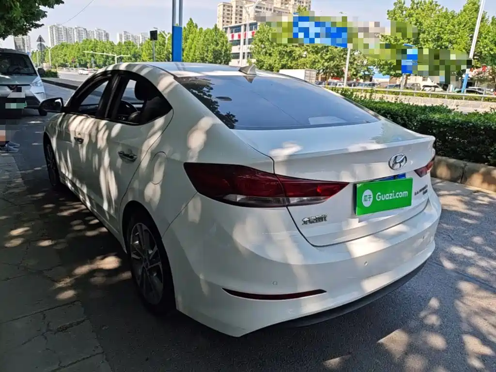 Hyundai Elantra 2016 — фото 5