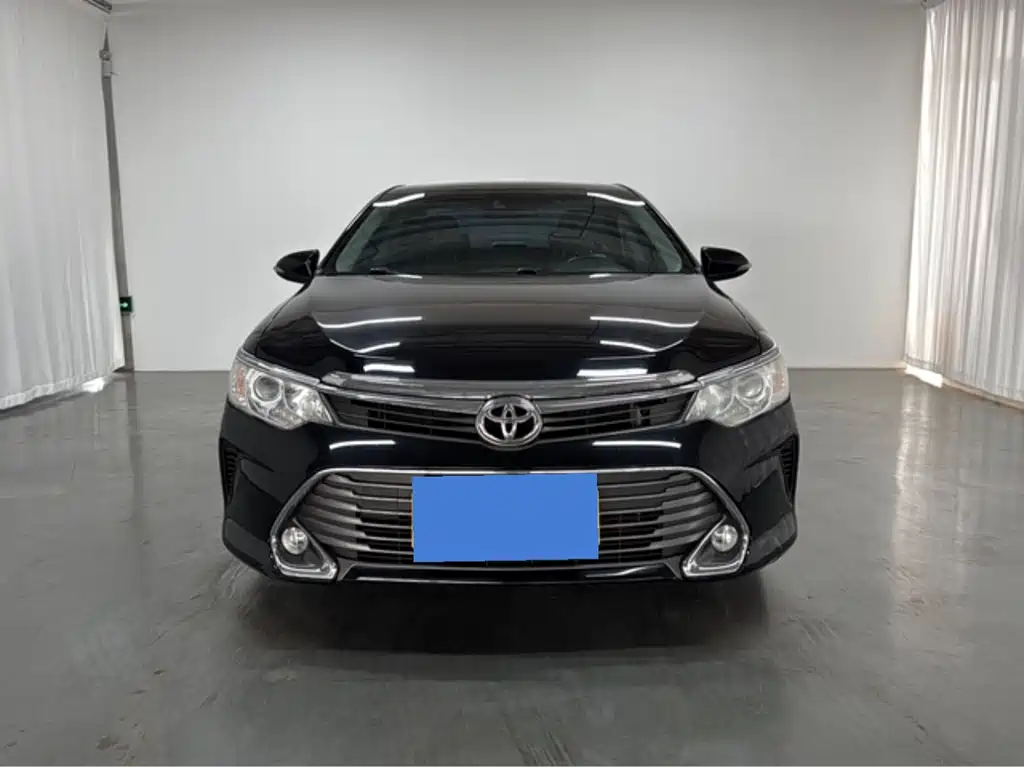 Toyota Camry 2016 — фото 2