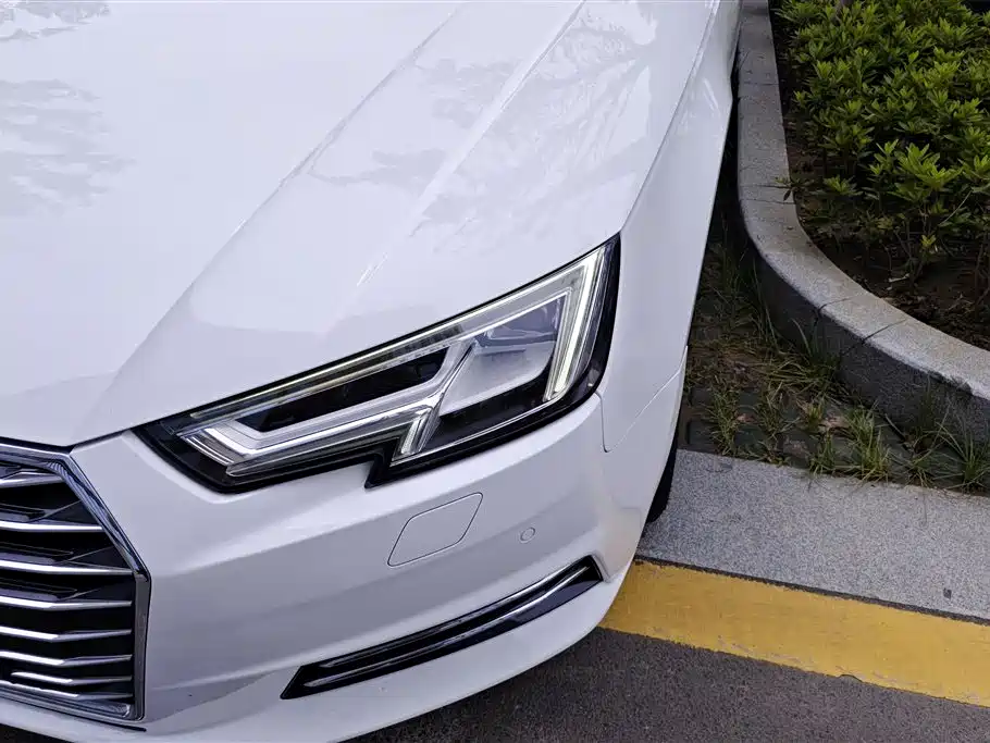 Audi A4L 2017