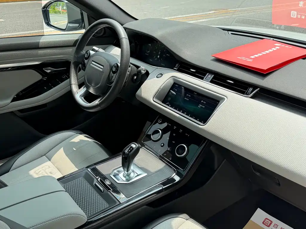 Land Rover Evoque 2021 — фото 18