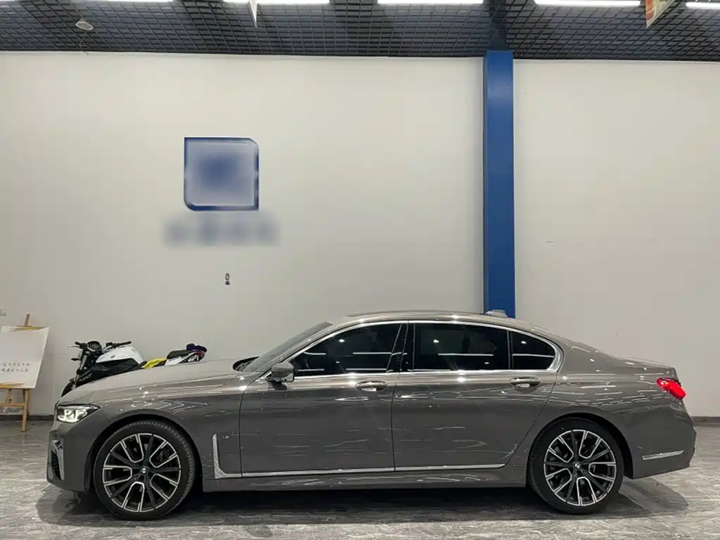 BMW 7 Series 2021 — фото 16