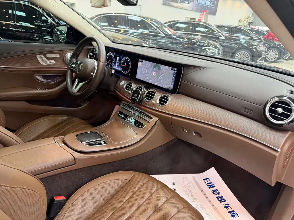 Mercedes-Benz E-Class 2020 — фото 18