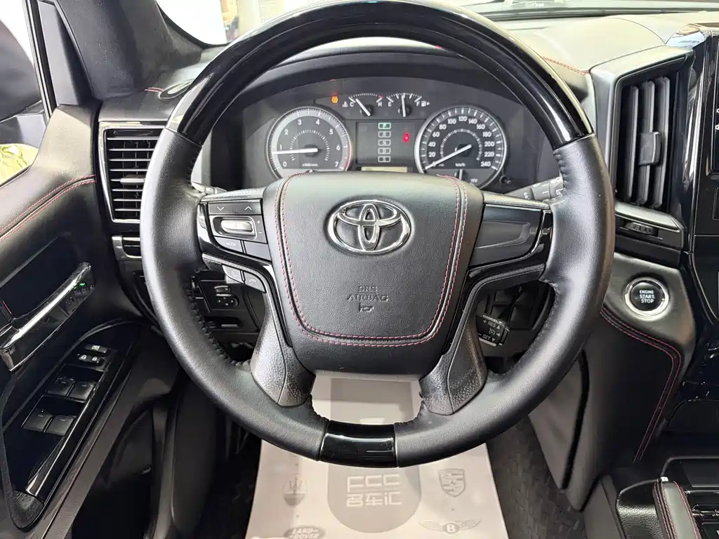 Toyota Land Cruiser 2020 — фото 14