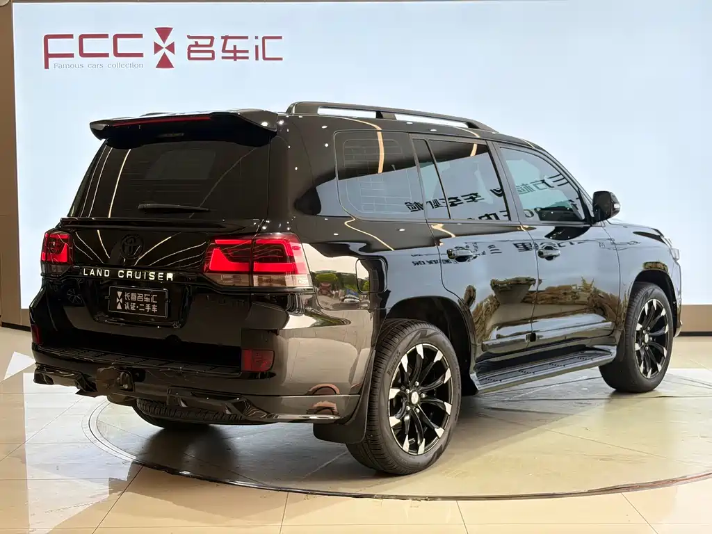 Toyota Land Cruiser 2020 — фото 5