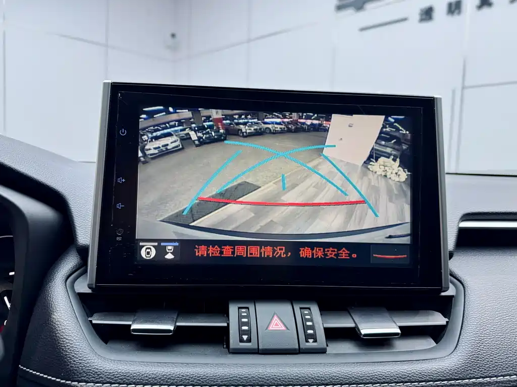 Toyota RAV4 2022 — фото 14