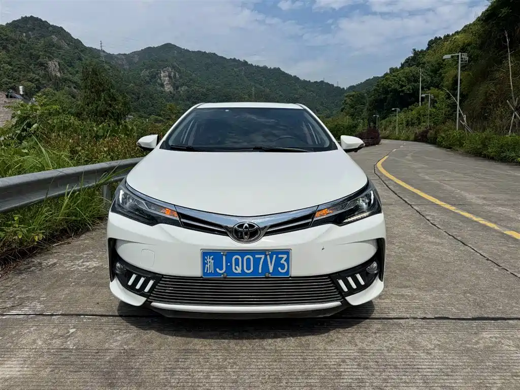 Toyota Corolla 2019 — фото 3