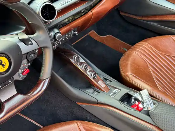 Ferrari 812 2023