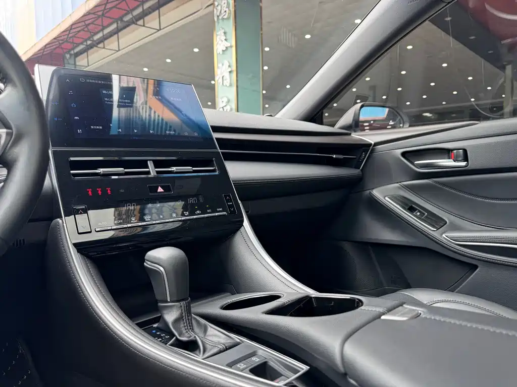 Toyota Avalon 2023 — фото 11