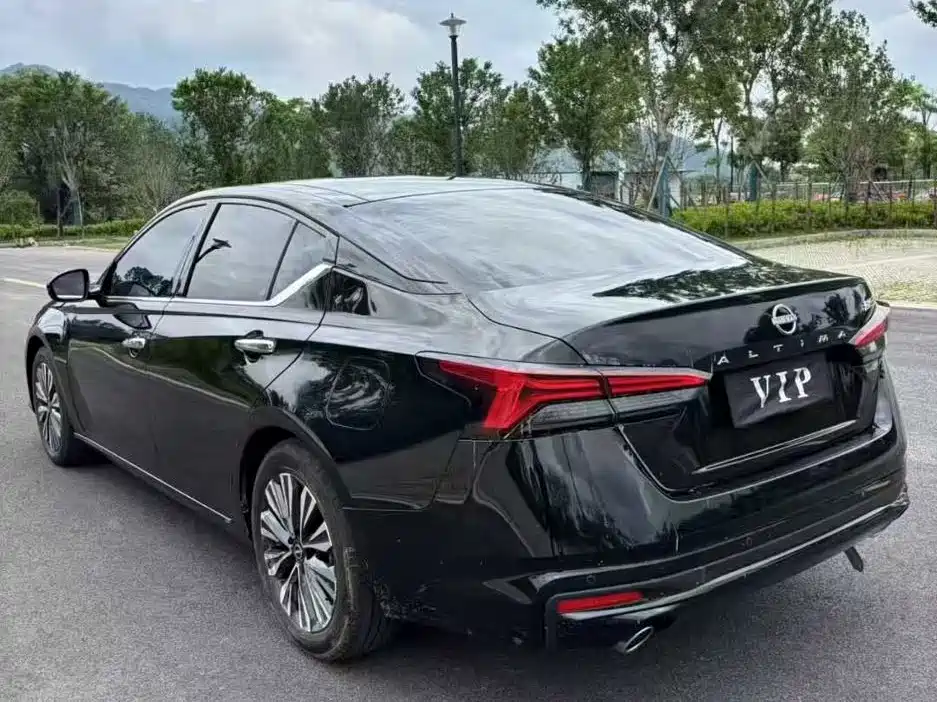 Nissan Teana 2023