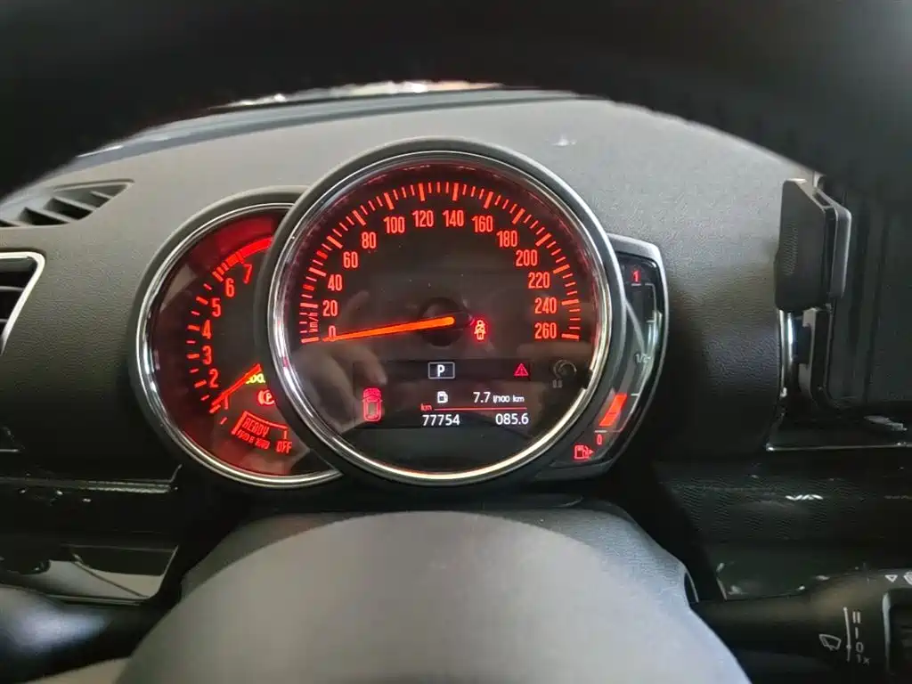 MINI Clubman 2018 — фото 12