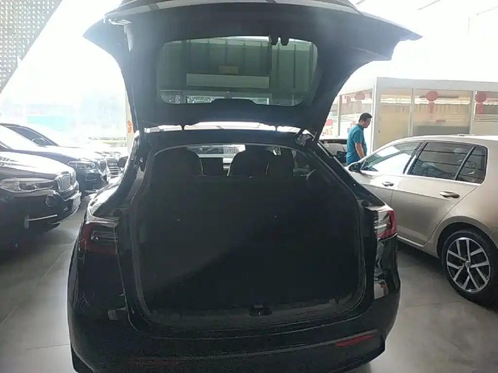 Tesla Model Y 2021 — фото 19