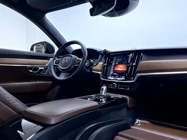 Volvo S90 Plug-In Hybrid 2019