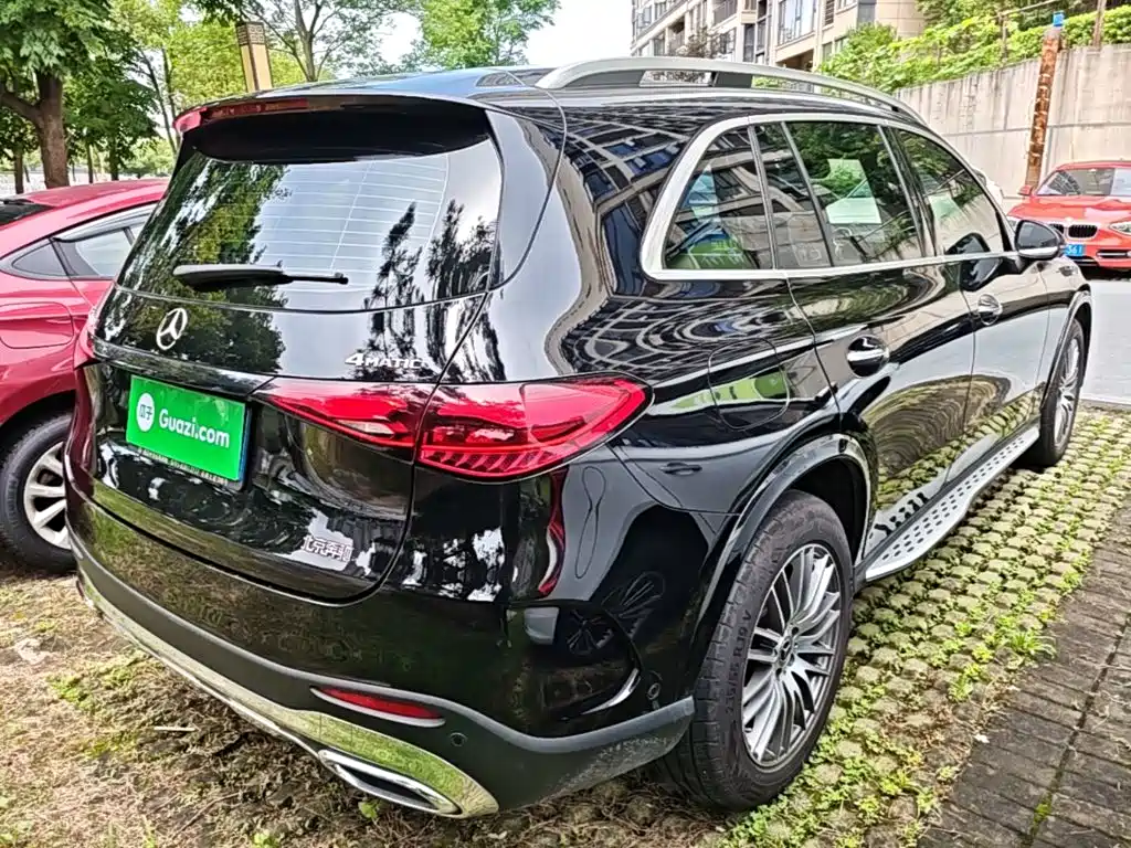 Mercedes-Benz GLC 2025