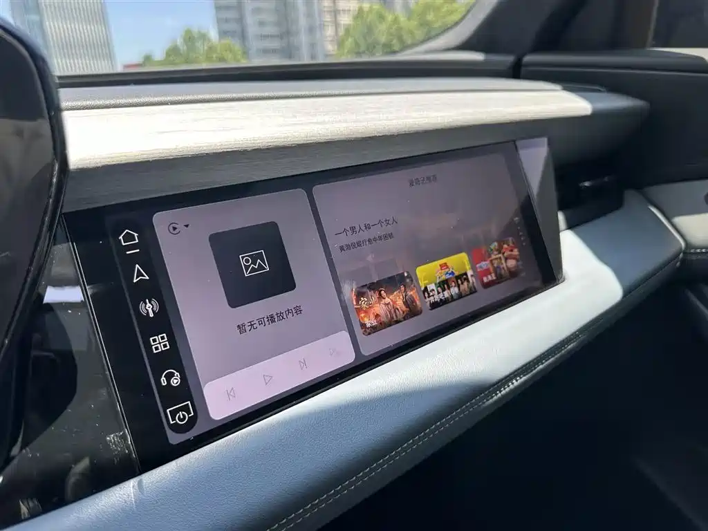 Audi Q6L e-tron 2025 — фото 18