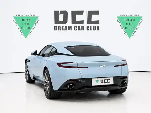 Aston Martin DB11 2019
