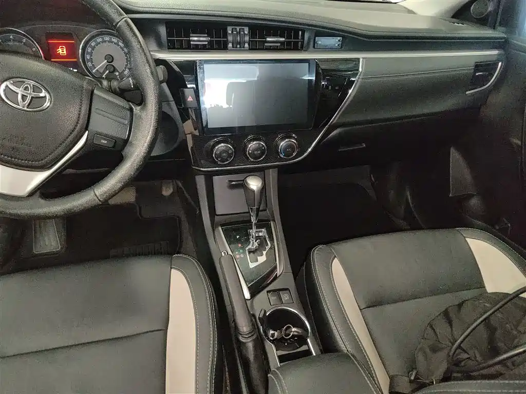 Toyota Corolla 2016 — фото 13