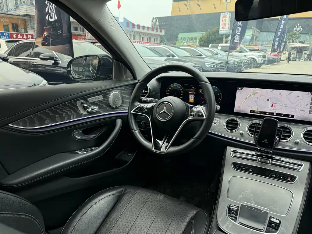 Mercedes-Benz E-Class 2024 — фото 14