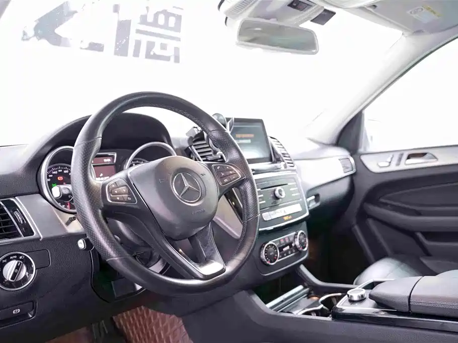Mercedes-Benz GLE 2016 — фото 13
