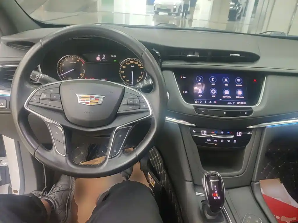 Cadillac XT5 2020 — фото 10