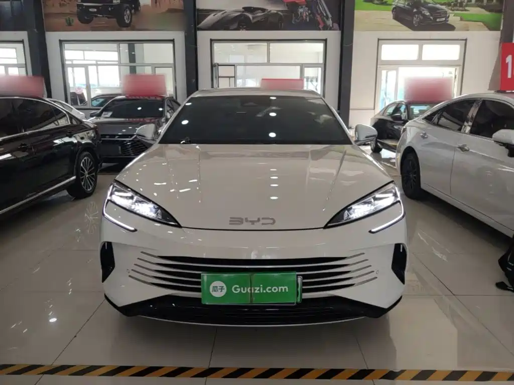 BYD Seal 07 DM-i 2025 — фото 3