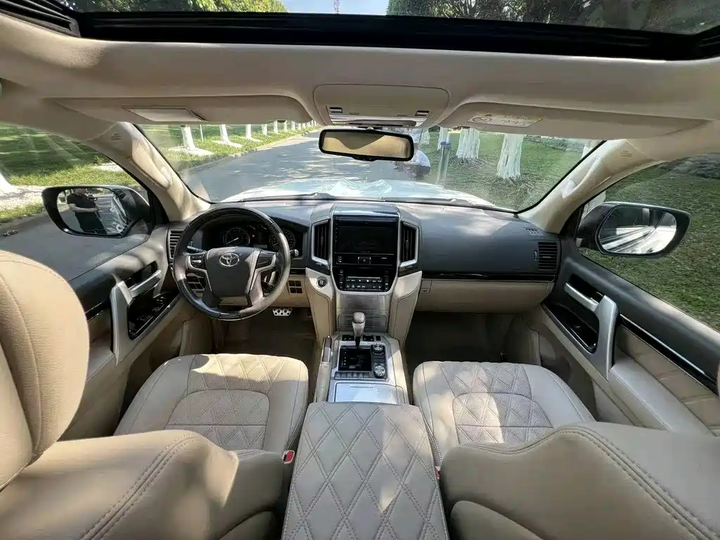 Toyota Land Cruiser 2019 — фото 7