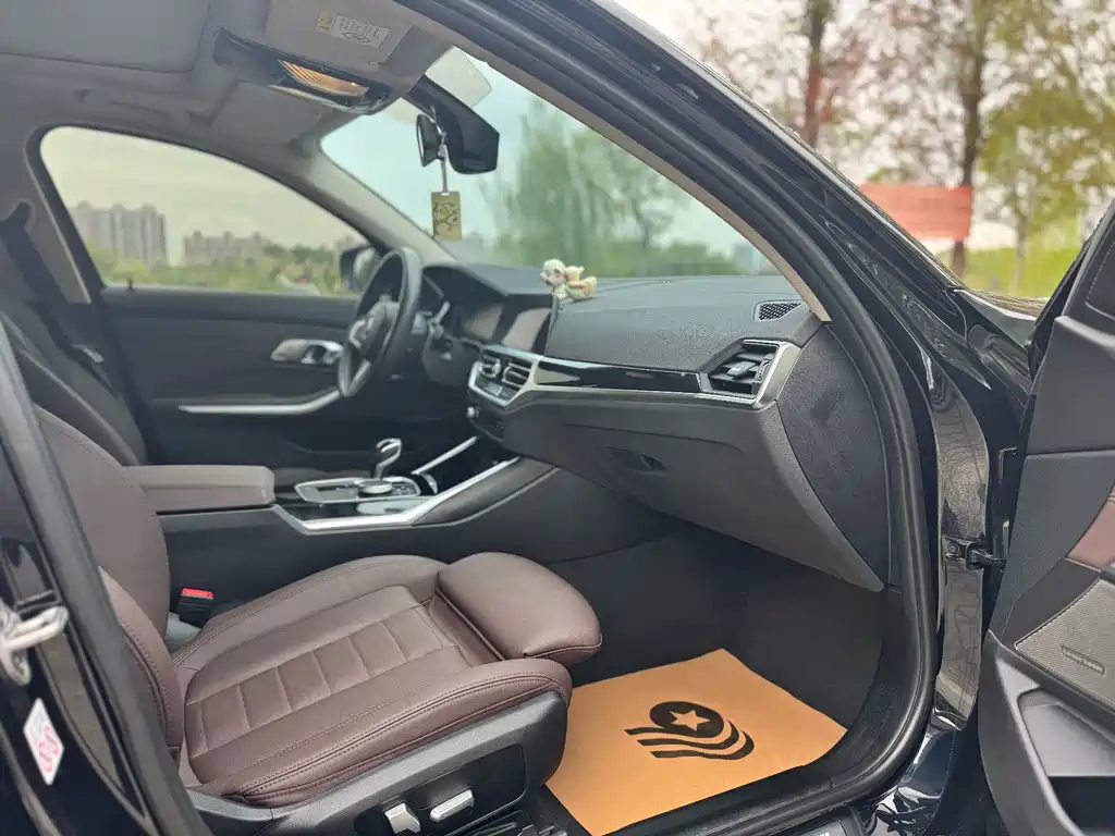 BMW 3 Series 2021
