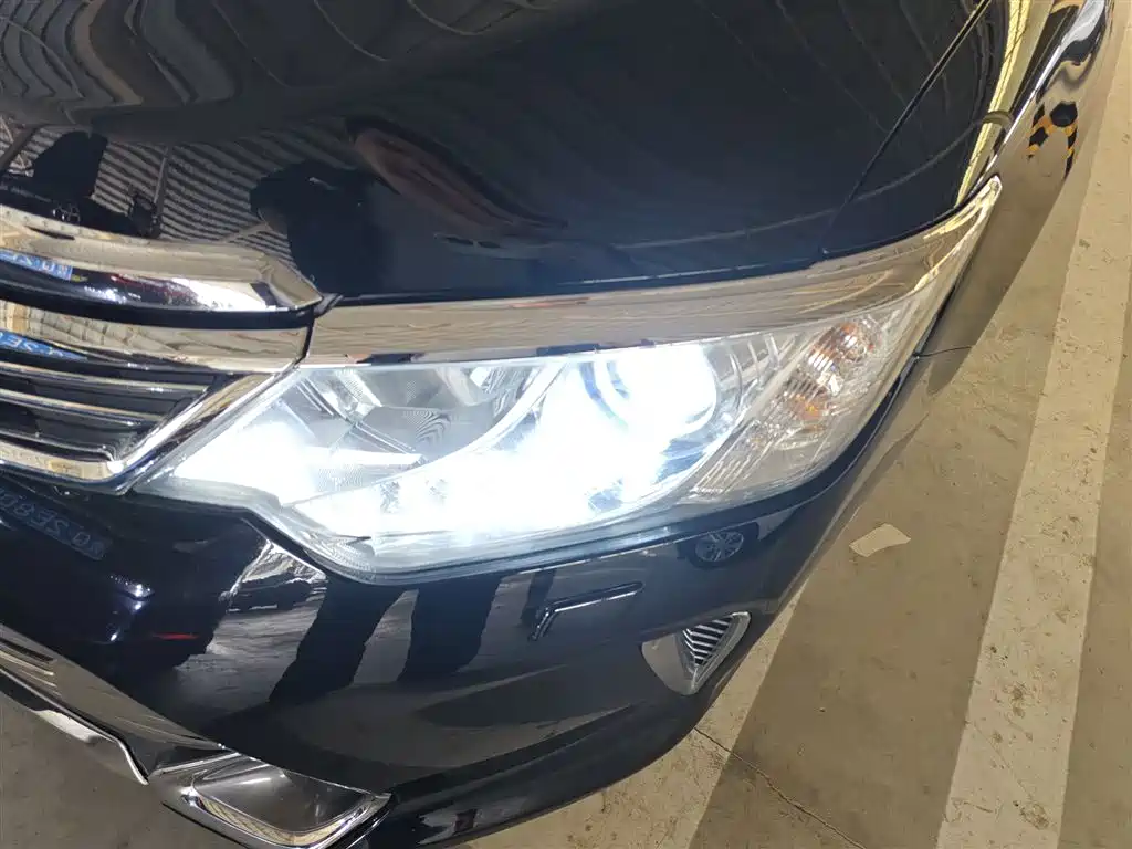 Toyota Camry 2016 — фото 18