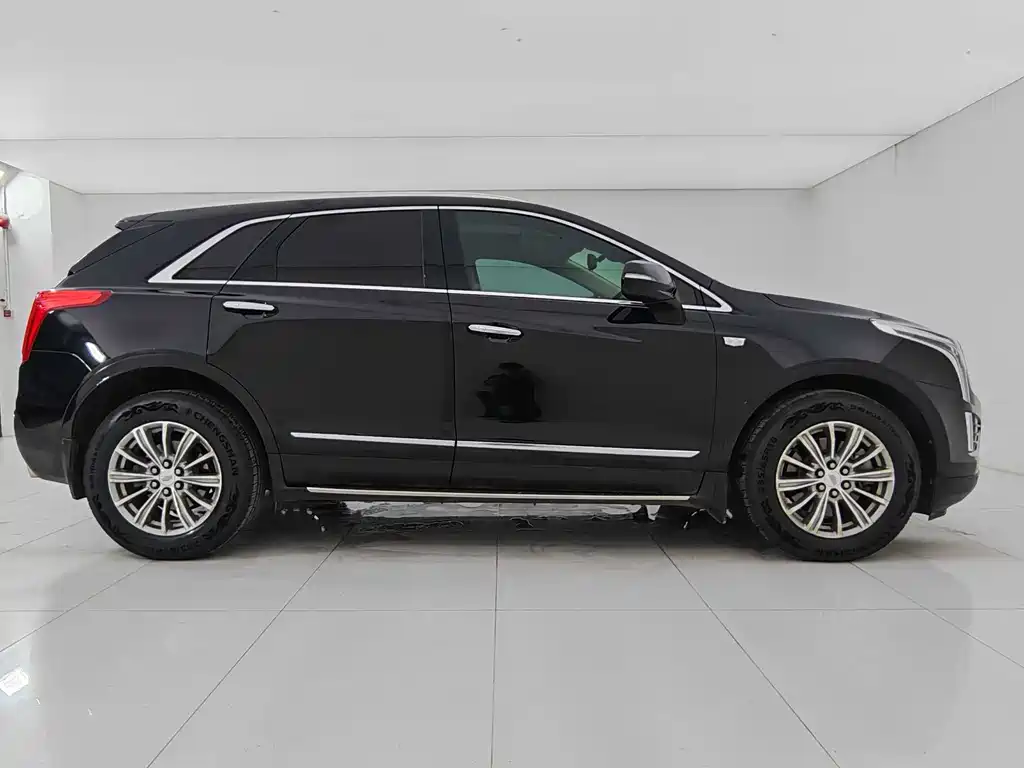 Cadillac XT5 2017 — фото 8