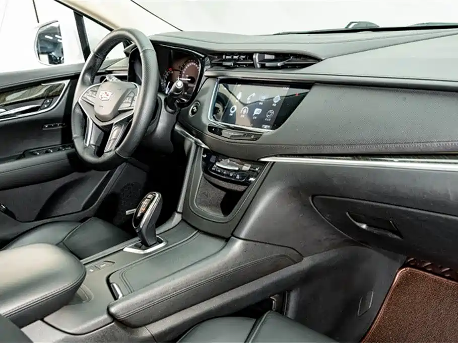 Cadillac XT5 2016 — фото 17