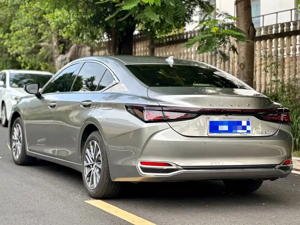 Lexus ES 2025 — фото 10