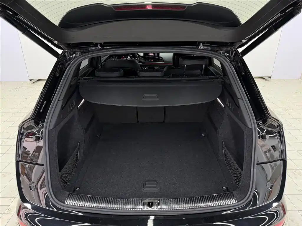 Audi Q5L 2023 — фото 18