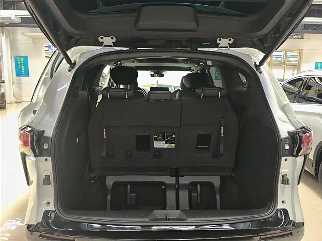 Toyota Sienna 2024 — фото 19