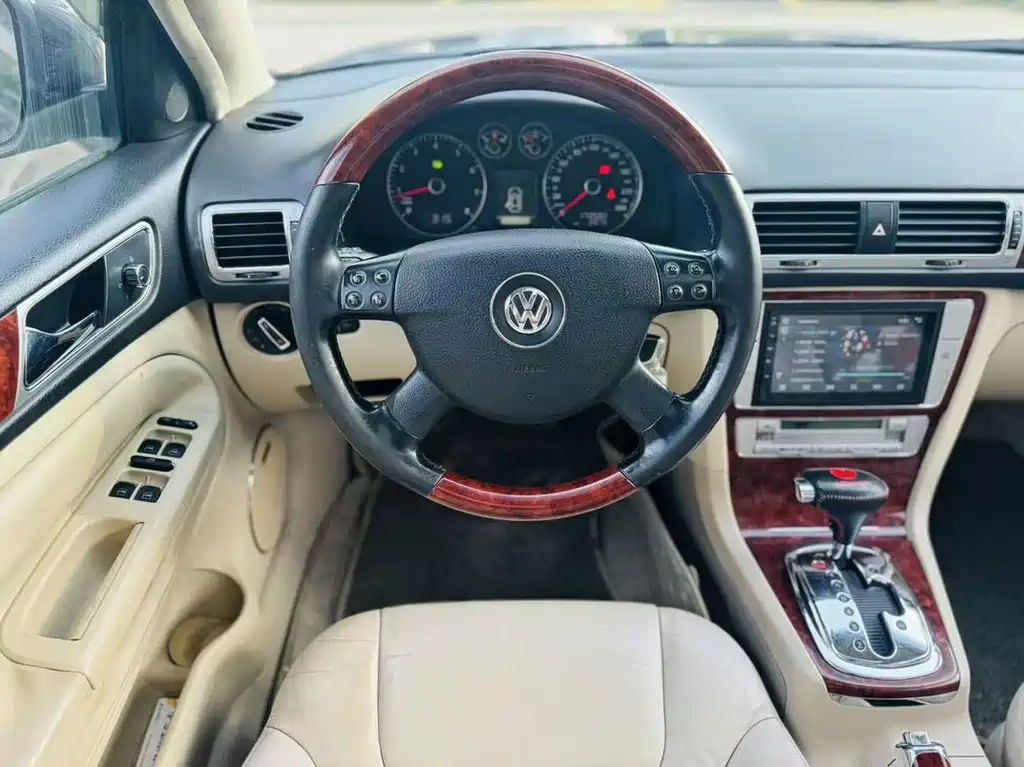 Volkswagen Passat Lingyu 2010 — фото 11