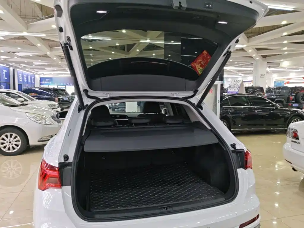 Audi Q3 2022 — фото 19