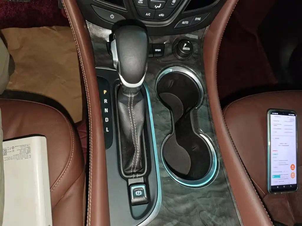 Buick Envision Plus 2016 — фото 14
