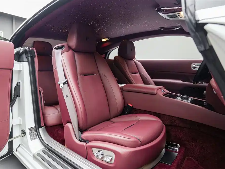 Rolls-Royce Wraith 2018 — фото 13