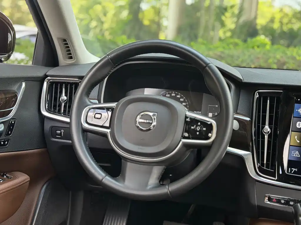 Volvo S90 2017 — фото 14