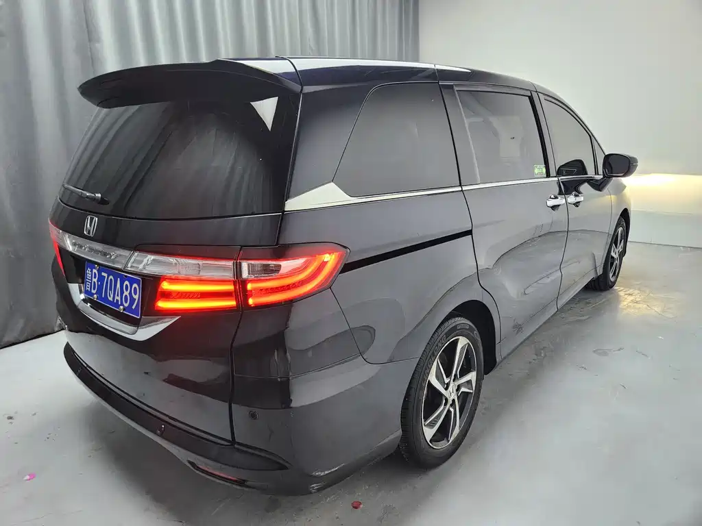 Honda Odyssey 2017 — фото 4